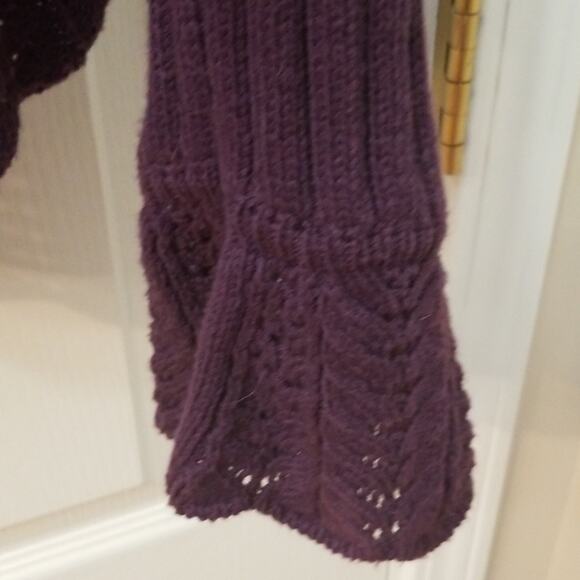 Kenar Sweater/ Cardigan - Picture 5 of 8